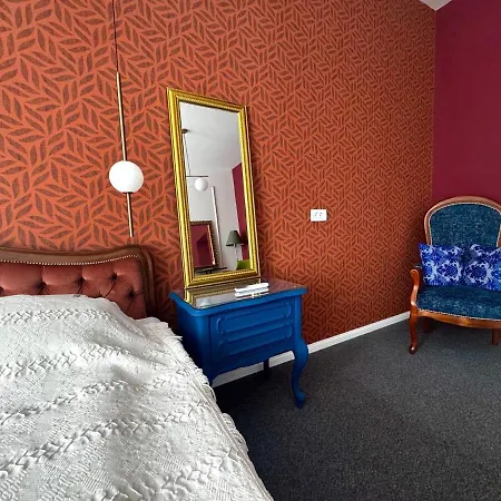 Apartment Downtown Buzz Mili Belgrade